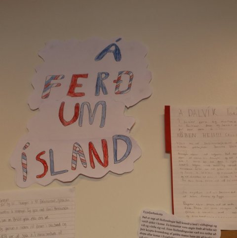 Á ferð um Ísland