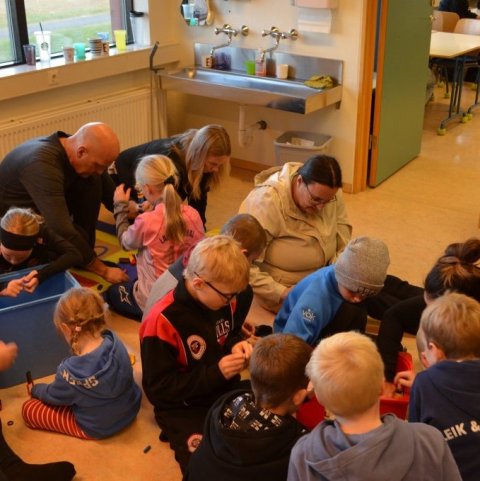 Hver byggir hæsta turninn?
