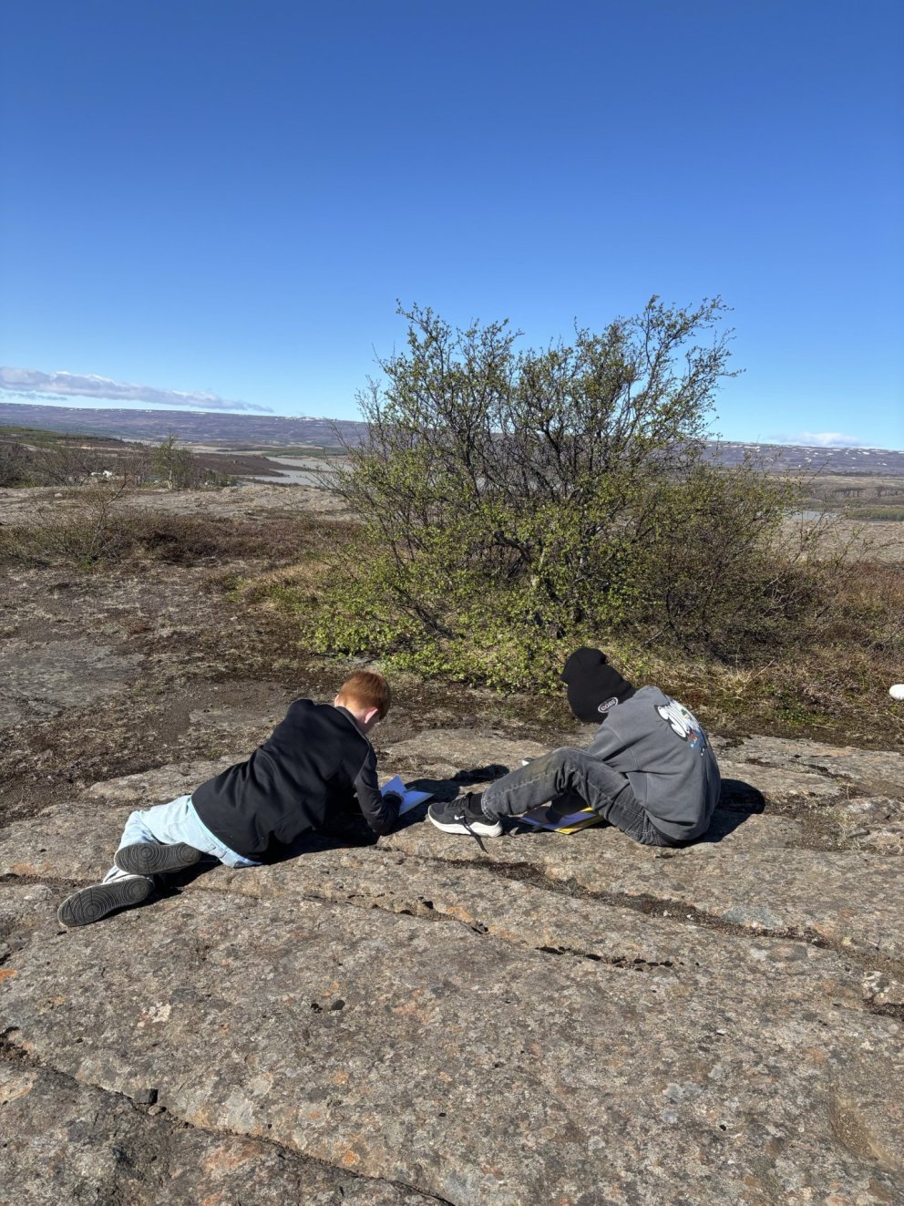 Fjársjóðskistur, spilagerð, heimabyggð, stríðsárin og margt fleira