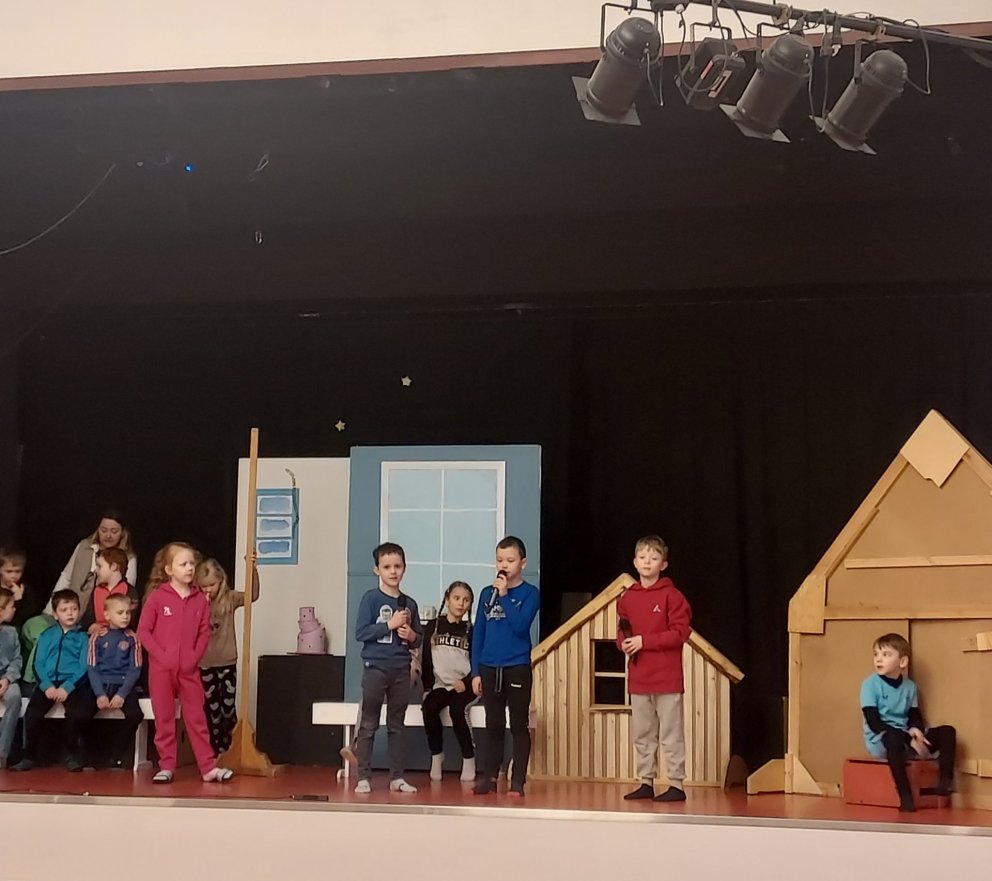 Emil í Kattholti mætir á sviðið