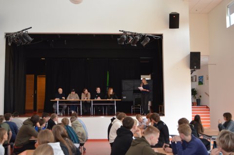 Framboðsfundur fyrir nemendur á unglingastigi