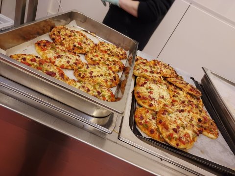 Boðið upp á pizzur